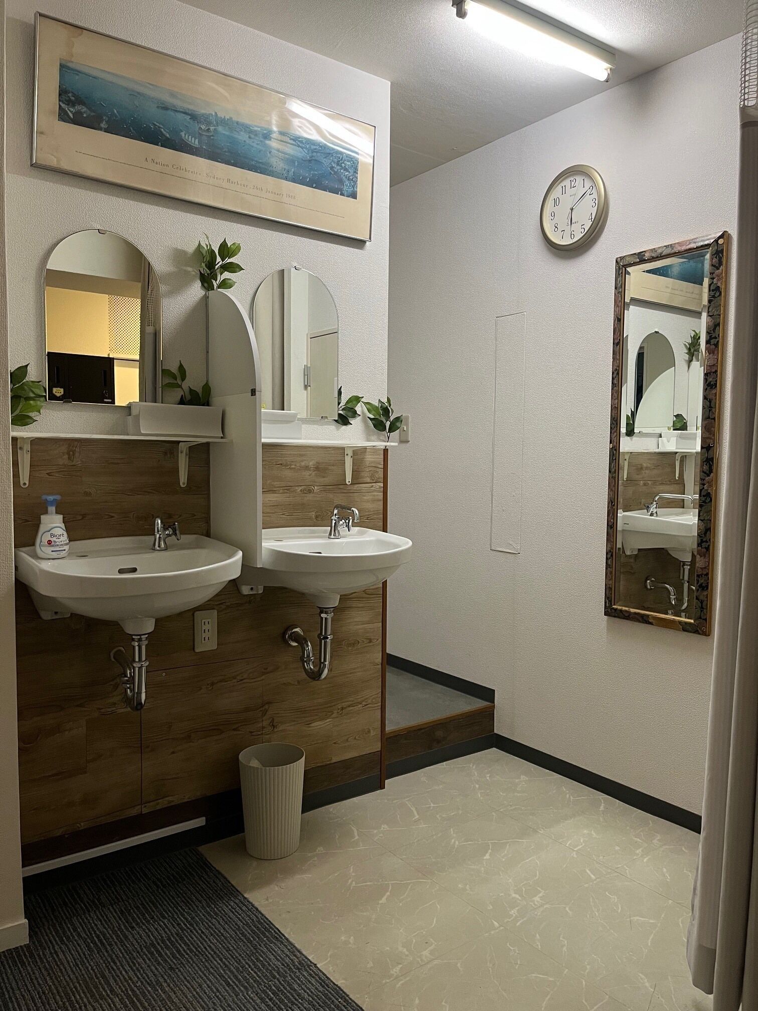 Dormitori compartit bàsic, només per a dones, no fumadors