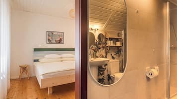 Chambre Double Classique, vue jardin | Salle de bain