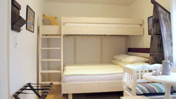 Family Double or Twin Room, Mountain View