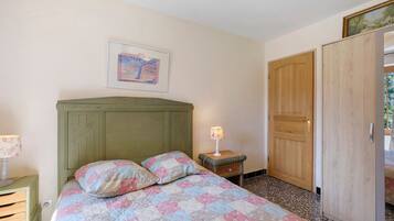 3 bedrooms, iron/ironing board, WiFi