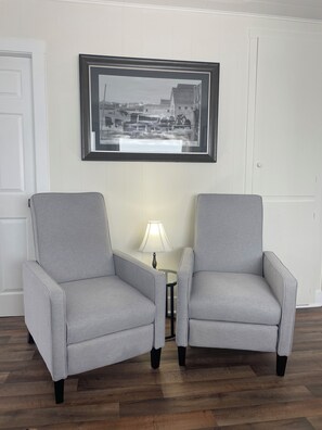 Interior - Peaceful 3Br Waterfront Escape with water access close to Beaches, Golf & Dining (Stanley Bridge)