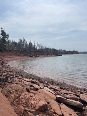 Plage, chaises longues, serviettes de plage