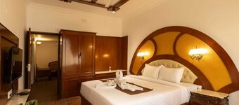 WELBECK BY THE BEE HIVES