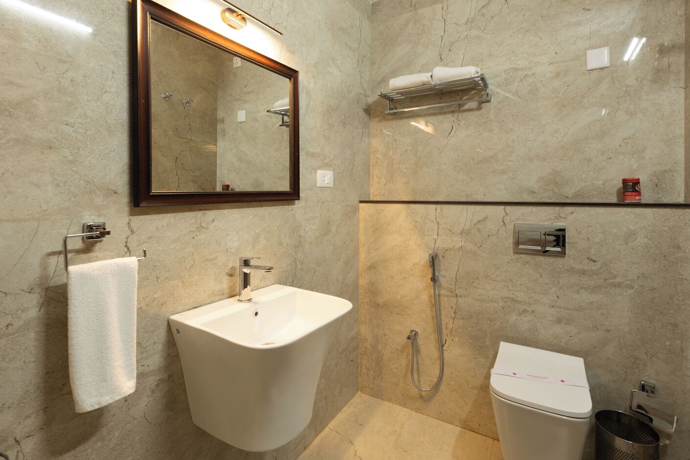 จูเนียร์สตูดิโอ | ห้องน้ำ