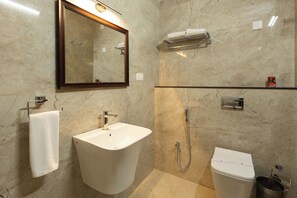 Estudio junior | Baño