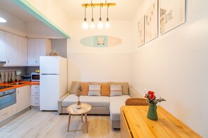 TV - Cubo's Central Malaga Apartment / center / air conditioning / terrace (Málaga)