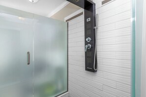 Towels, soap, shampoo, toilet paper - Emerald Cove #7 | Pet Friendly Soundfront 1BR w/ Pool & Beach Access (Emerald Isle)