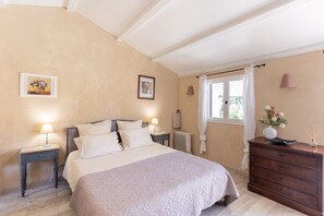 1 室のベッドルーム、WiFi、ベッドシーツ