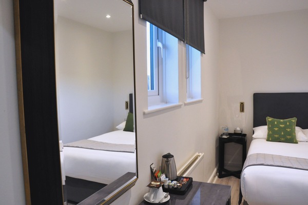 Double Room | Desk, iron/ironing board, WiFi (free)