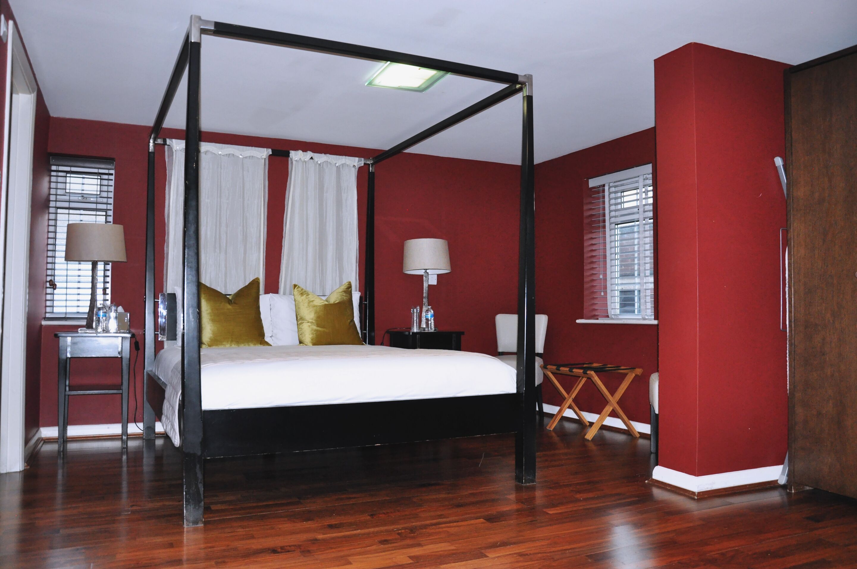 Luxury Double Room | Desk, iron/ironing board, free WiFi