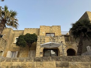 Exterior - Bizzilla - Family Friendly Maisonette (Munxar)