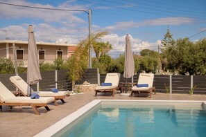 Seasonal outdoor pool, open 8:00 AM to 8:00 PM, pool umbrellas - Athenia Apartments (Zakynthos)