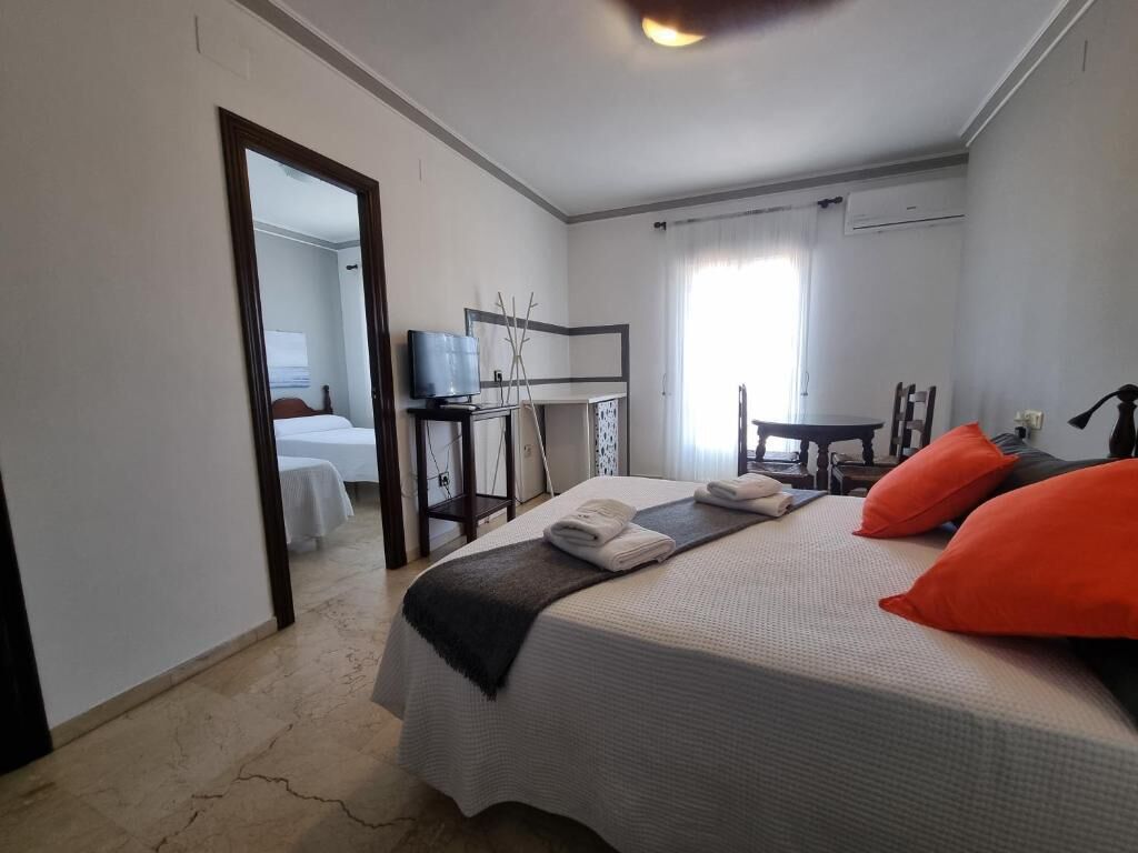 Habitación cuádruple familiar, balcón, vistas a la ciudad