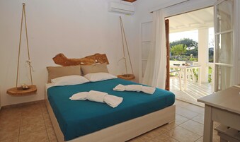Ferros/tábuas de passar roupa, Wi-Fi de cortesia, roupa de cama