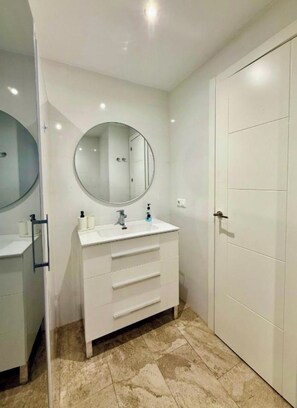 Bathroom - Vrbo Property (Fuengirola)