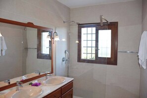 Towels - Villa Miquela Charming house with ocean view (IB)