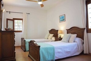 3 bedrooms, free WiFi - Villa Miquela Charming house with ocean view (IB)