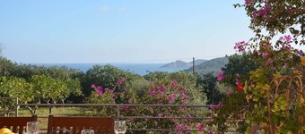 VILLA MIQUELA Charmantes Haus mit Pool, Meerblick und 1,3 km vom Strand entfernt