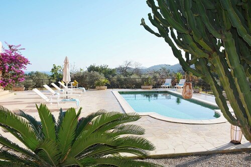 VILLA MIQUELA Charming house with pool, sea views and 1.3 km from the beach