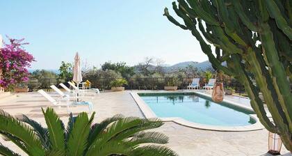 VILLA MIQUELA Charming house with pool, sea views and 1.3 km from the beach