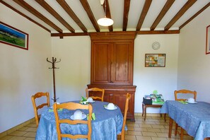 Dining - Guest Room “La Chambre 2 Lits” with Shared Garden and Wi-Fi (Bricquebosq)