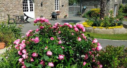 Guest Room “La Chambre 2 Lits” with Shared Garden and Wi-Fi