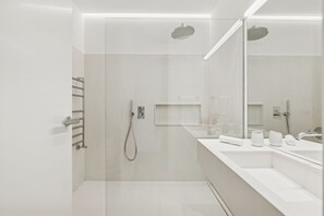 Towels - Luxury Duplex in Caledonian Building with Pool, Spa & Parking – North Madrid Pradillo Premium I (Madrid)