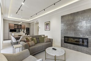Living area - Stylish 3BR Apartment in Madrid (Madrid)