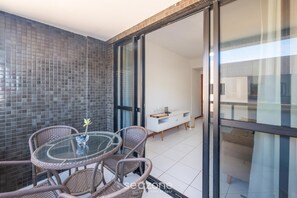 Basic Apartment | Outdoor dining - Apt in Condo w/ Pool 300m From the Beach Hor0285 (Salvador)