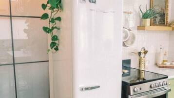 Macchina per tè/caffè, frigorifero, microonde, forno