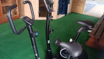 Casa, 3 quartos, varanda | Sala de fitness