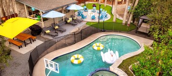 Fam Fun @ Setting Sun: Pool | Theater | Game Room