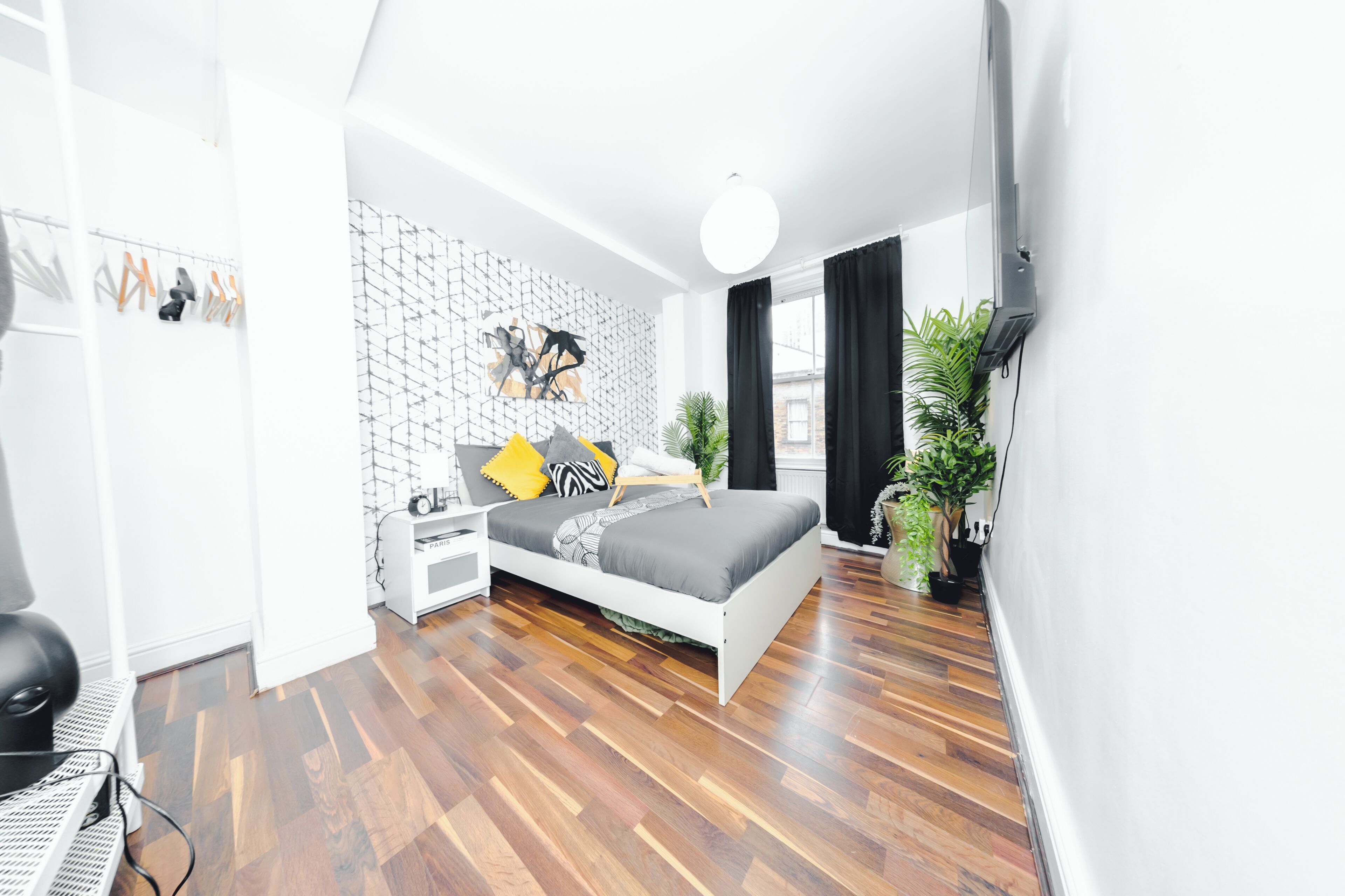 2 bedrooms, desk, iron/ironing board, free WiFi