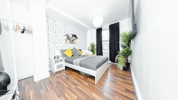 2 bedrooms, desk, iron/ironing board, free WiFi
