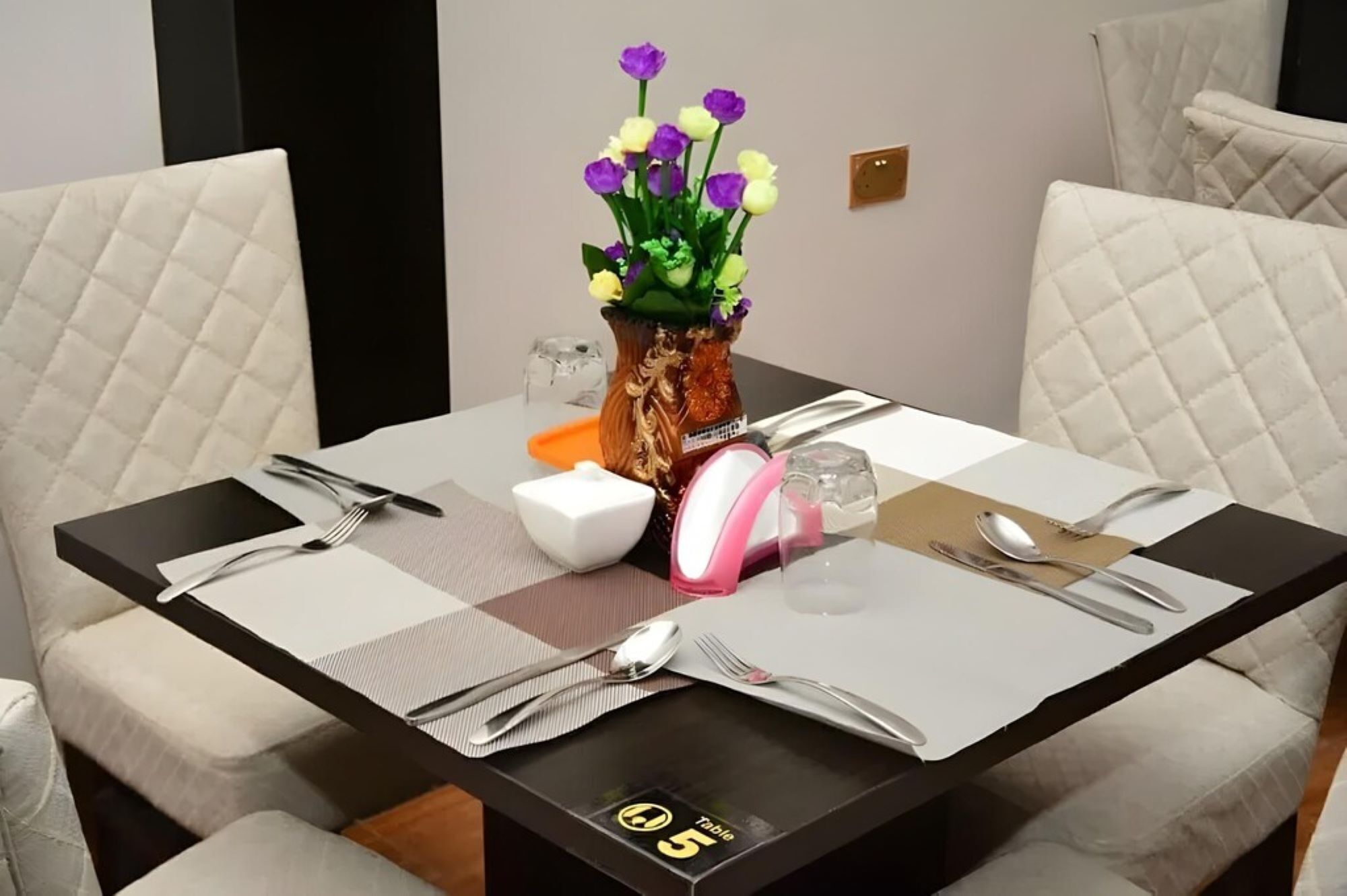 Luxury Single Room, Balcony, Beach View | Dining