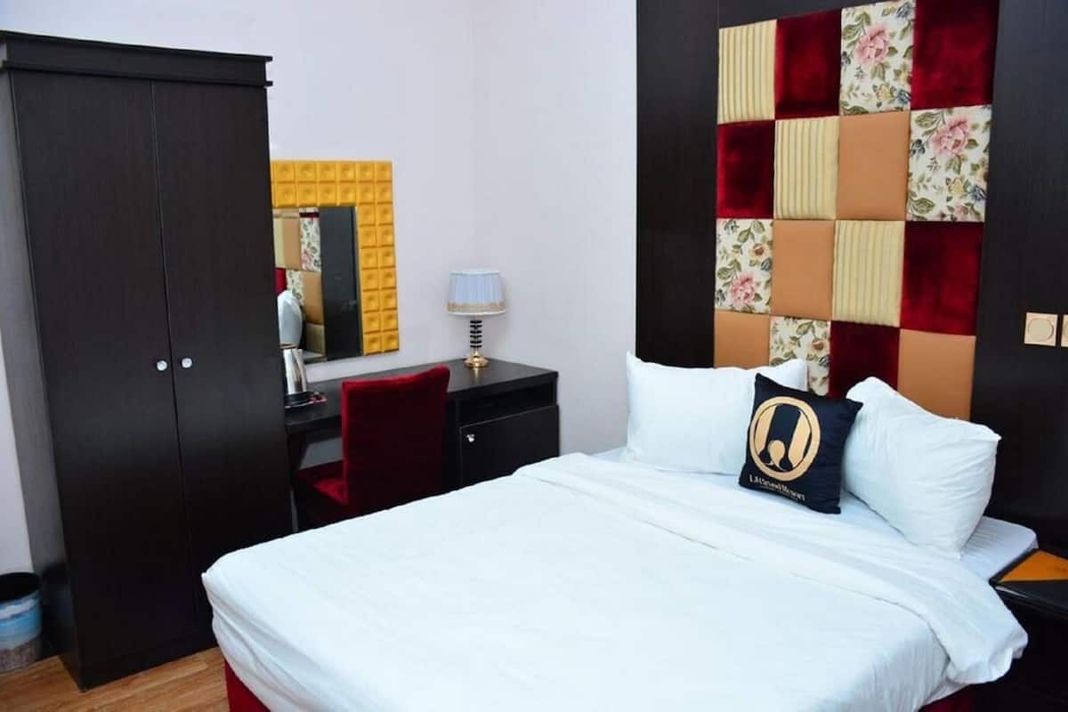 Luxury Single Room, Balcony, Beach View