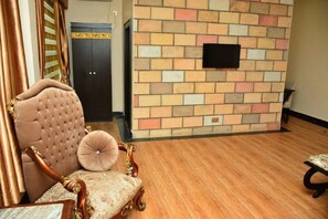 Luxury Single Room, Balcony, Beach View | Interior - LJ GRAND RESORT (Asaba)