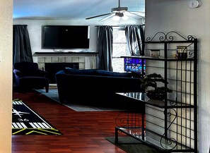 Interior - A comfortable, restful stay designed for doctors and Medical Professionals (Houston)