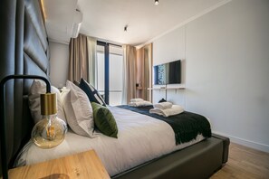 1 bedroom, iron/ironing board, WiFi, bed sheets - Beautiful Gem at Ellipse (Midrand)