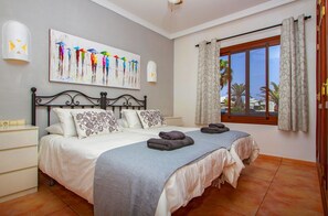 3 bedrooms, iron/ironing board, Internet, bed sheets - Lanzarote Faro - Three Bedroom Villa, Sleeps 6 (Montaña Roja)