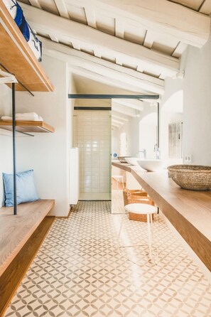 Interior - Villa Cervia - Six Bedroom Villa, Sleeps 15 (Cervià de Ter)