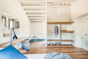 Interior - Villa Cervia - Six Bedroom Villa, Sleeps 15 (Cervià de Ter)