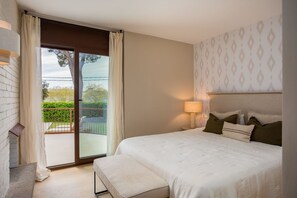 4 bedrooms, iron/ironing board, Internet, bed sheets - Villa Lliris - Four Bedroom Villa, Sleeps 10 (Platja d'Aro)