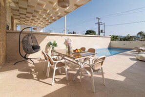 Outdoor dining - Nerida Luxury Villa 1 (3W3F+8W Ampelouzos)
