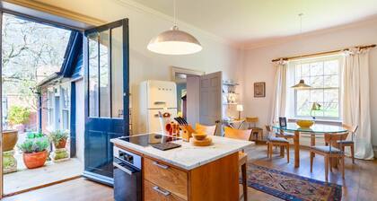 The Old Courtyard - Three Bedroom Villa, Sleeps 6