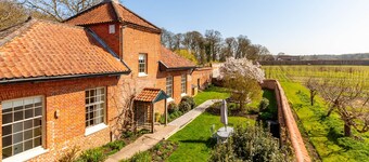 The Walled Garden - Three Bedroom Villa, Sleeps 6