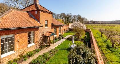 The Walled Garden - Three Bedroom Villa, Sleeps 6