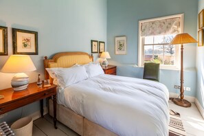 3 bedrooms, iron/ironing board, Internet, bed sheets - The Walled Garden - Three Bedroom Villa, Sleeps 6 (Wolterton)