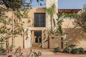Exterior - Villa Jeddi - Eight Bedroom Villa, Sleeps 20 (Sidi Youssef Ben Ali)
