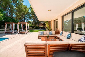 Terrace/patio - Villa SP1 Suites Santa Ponsa pool wifi (Santa Ponsa)